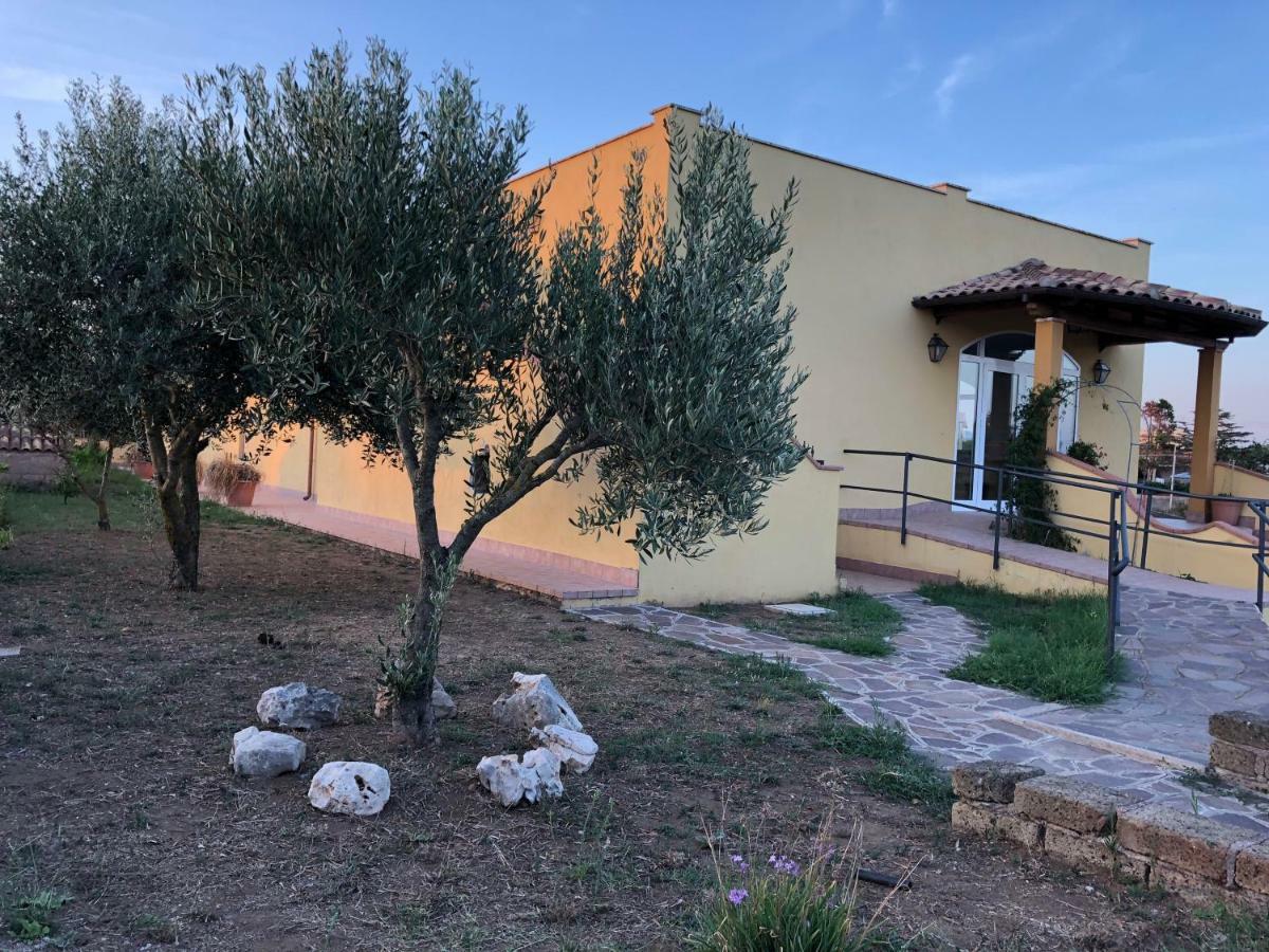 Agriturismo "Lo Zafferano" 아프릴리아 외부 사진