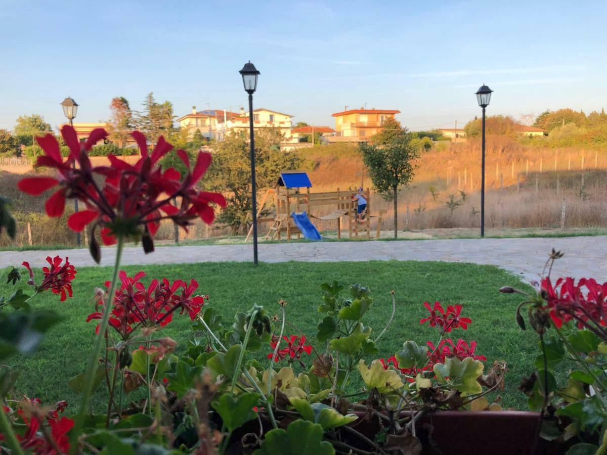 Agriturismo "Lo Zafferano" 아프릴리아 외부 사진